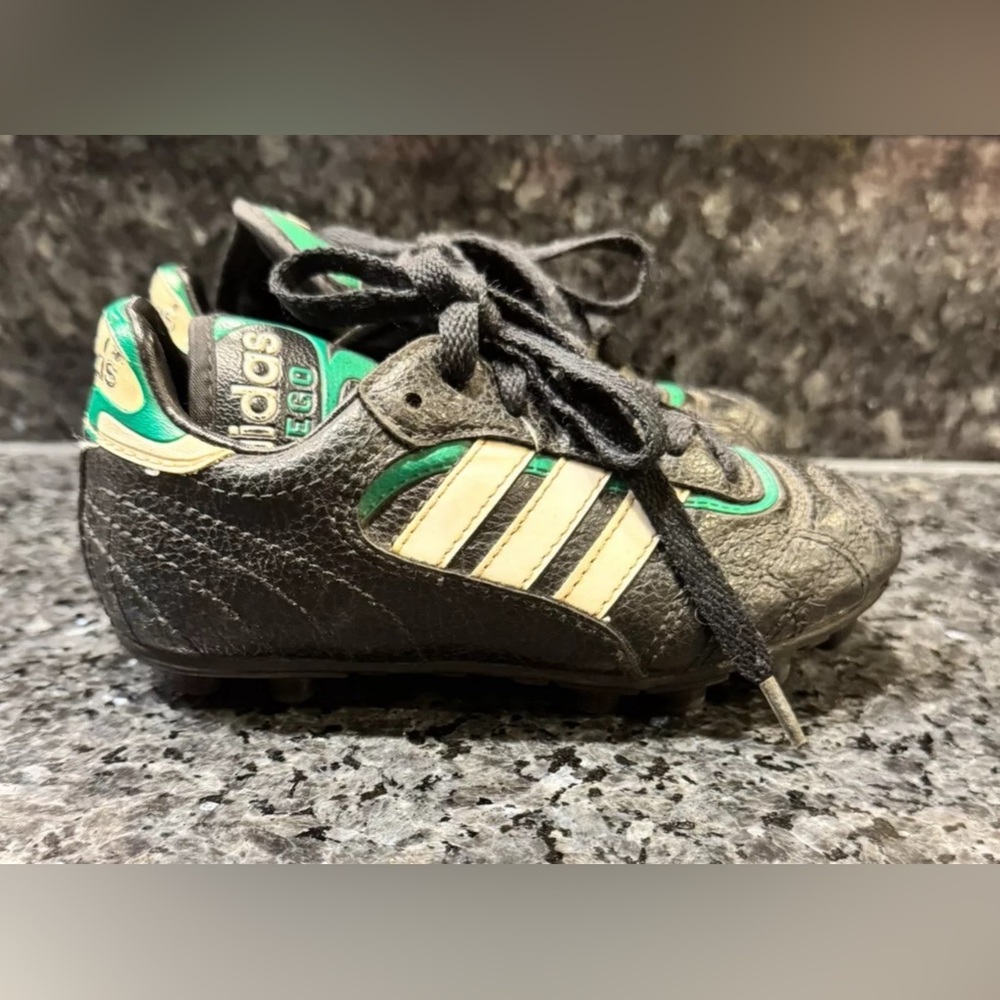 Adidas Diego Soccer cleats #015258 Size 10.5 Boy Black/White/Green "vintage"